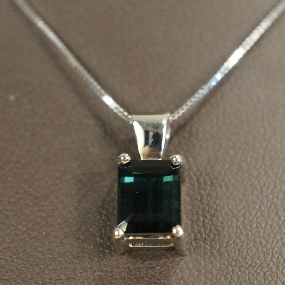 14KW Gold Genuine Tourmaline Pendant W/18" Chain